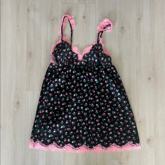 Betsey Johnson Black Chemise with Pink Floral Lace - Picture 3 of 7